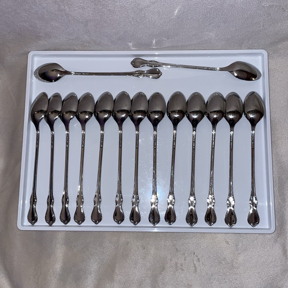 Vintage 1990’s REED & BARTON 15 Elegant Stainless Silver Spoons Set. - Picture 2 of 8